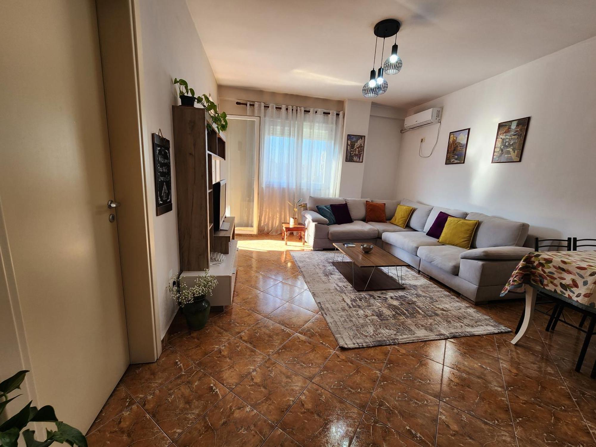 Cozy Sunlit Apartment With Scenic Balcony View Tirana Eksteriør billede